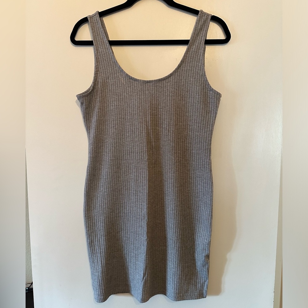Thigh length Gray tank top Size Large, Brand Forever 21